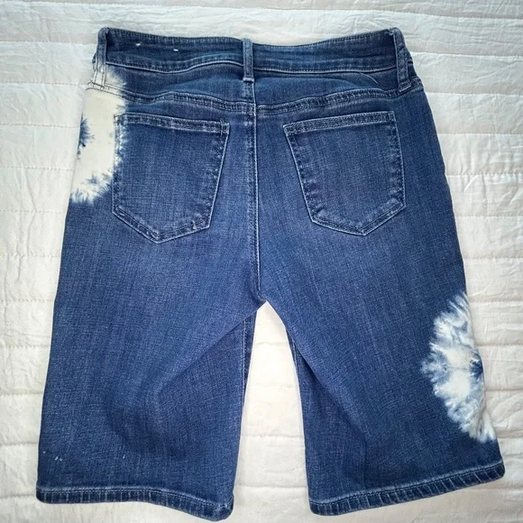 COPY - CHICO'S Girlfriend SHORTS - Slim Leg - Size 2 (Chico's Size 00) - Picture 3 of 11